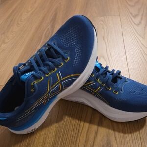 Men's Asics Shoes, Gel Kayano 32, Size 9.5